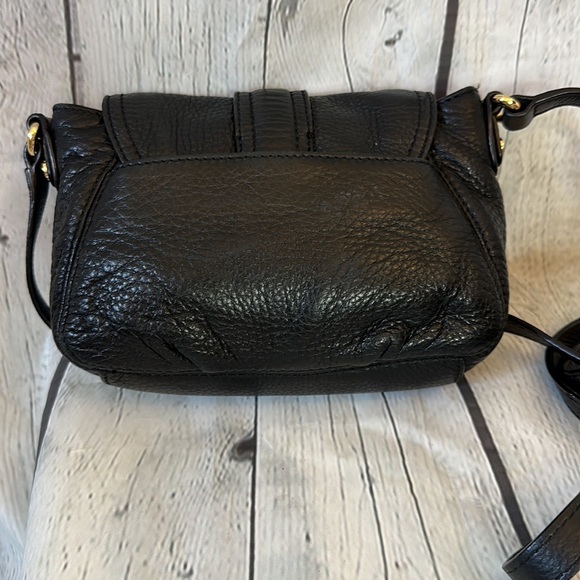 Michael Kors pebbled soft leather crossbody - Picture 4 of 11